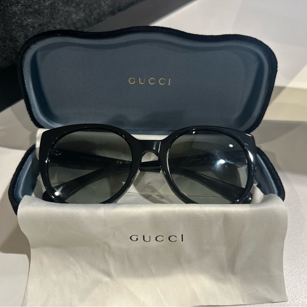 Gucci Black Sunglasses with Logo Case